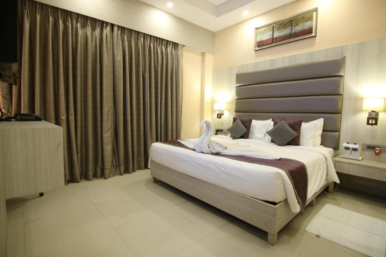 Golden Tulip Saltlake Kolkata Bagian luar foto