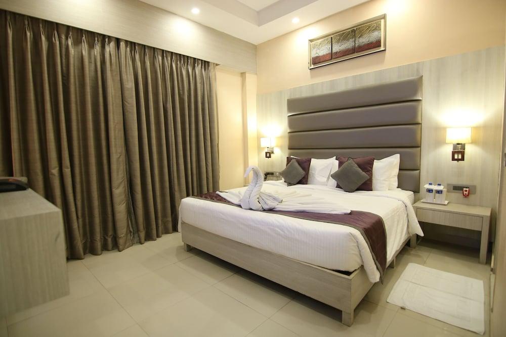 Golden Tulip Saltlake Kolkata Bagian luar foto