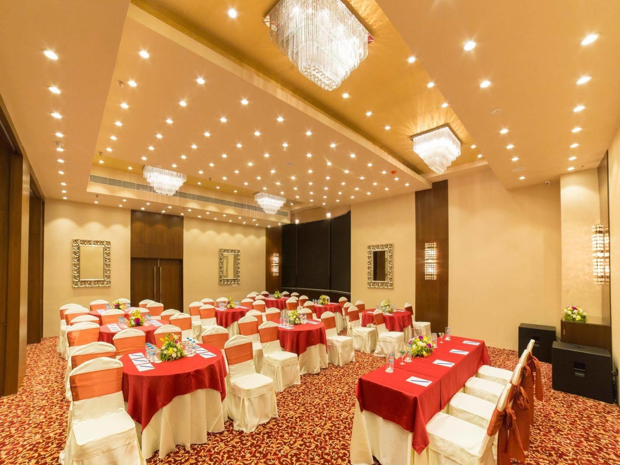 Golden Tulip Saltlake Kolkata Bagian luar foto
